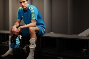 kaiyun体育app-意大利骑手拉里萨·保利斯在2024年巴黎奥运会盛装舞步比赛中以“Luna”马匹获得第七名，展现出色表现。