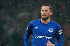 kaiyun.com-塞尔维亚男篮在世界大赛中表现出色，争夺奖牌