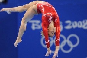 Kaiyun APP-国际足球裁判培训体系延伸，打造“裁判中国梦”，国际知名足球裁判