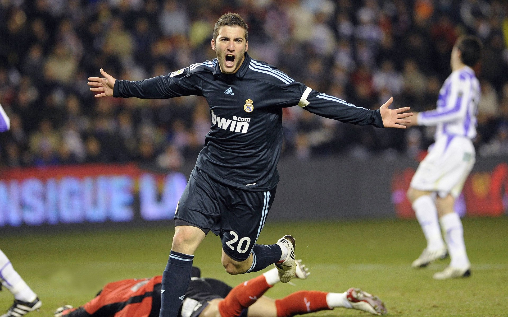 开云体育网页版-全国橄榄球联赛，总决赛激烈火爆，全国橄榄球队